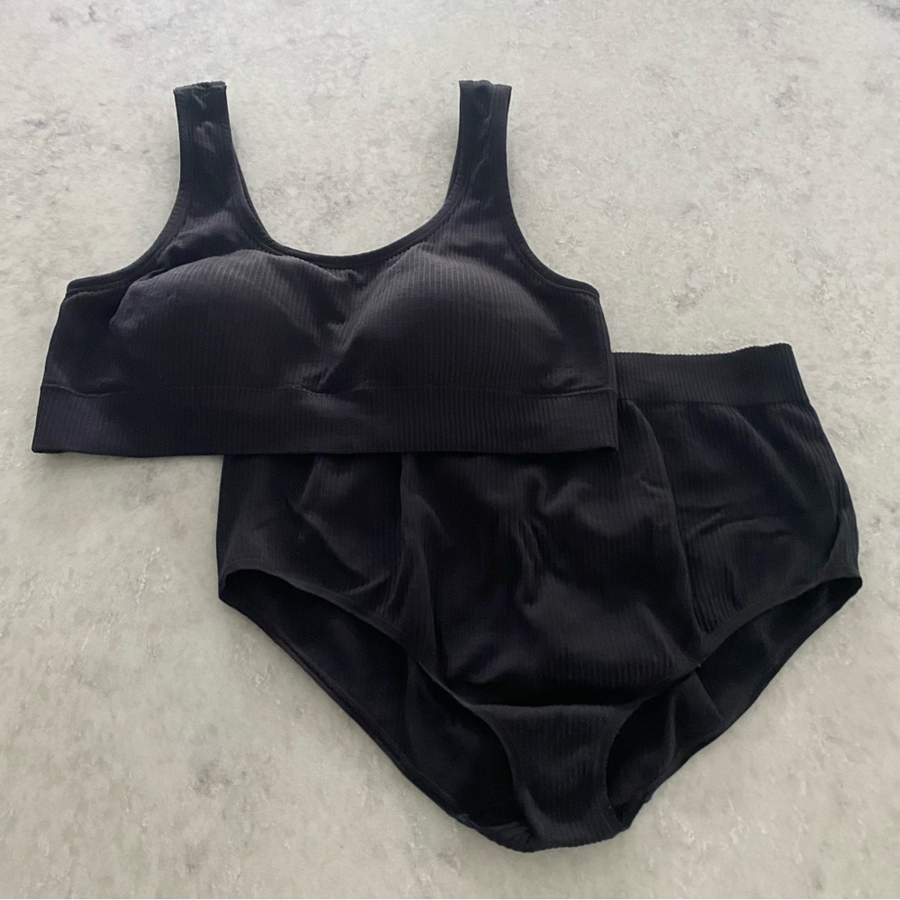 Torrid Black Ribbed Seamless Bra and Brief Set - Size 2